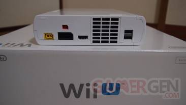 Deballage Basic Pack Wii U version blanche 09.12.2012 (11)
