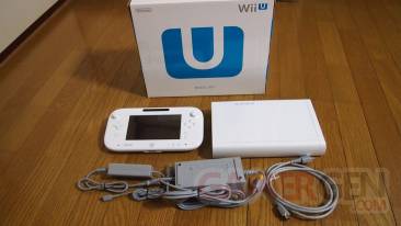 Deballage Basic Pack Wii U version blanche 09.12.2012 (22)